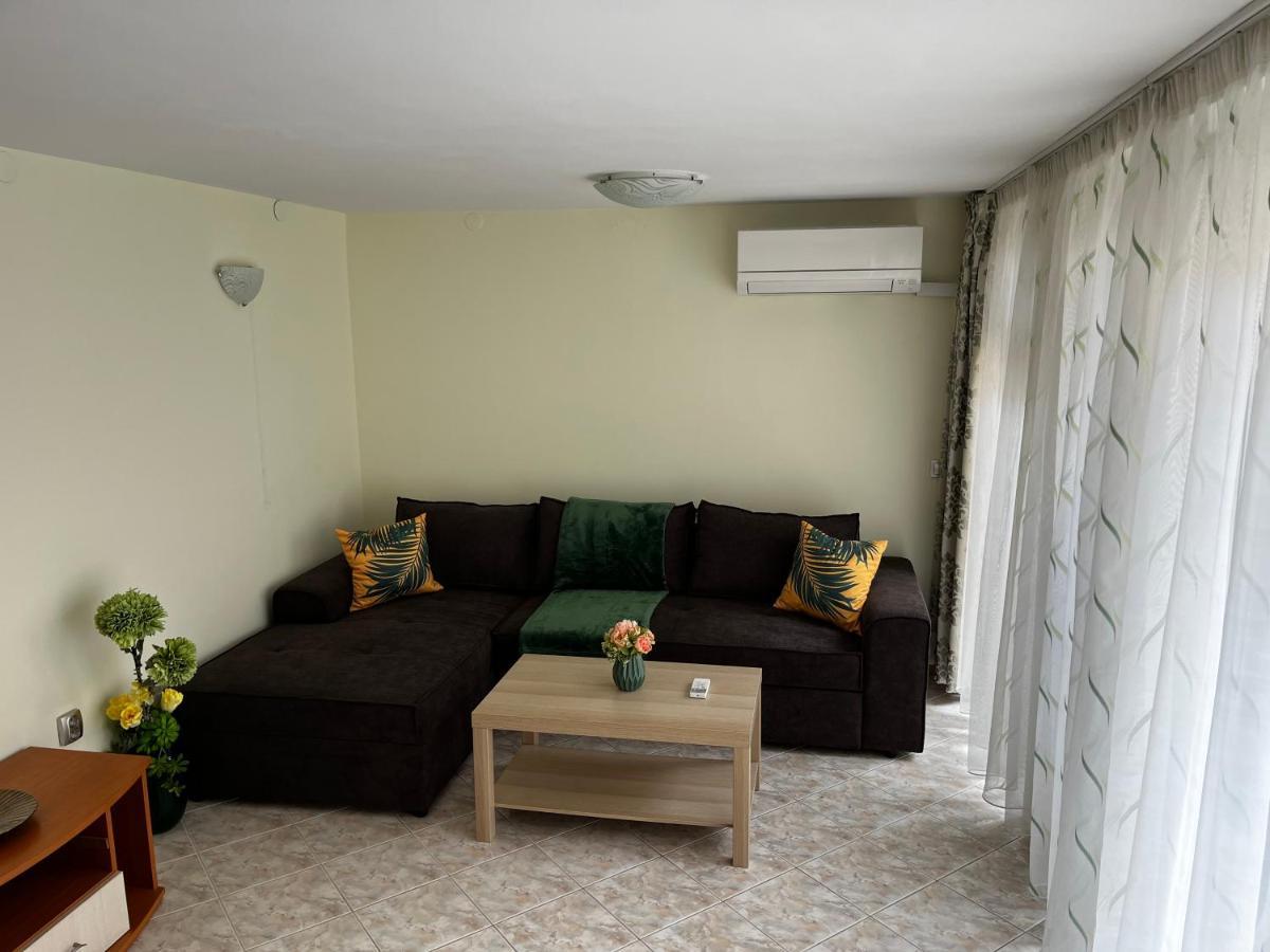Green Central Apartment Varna Buitenkant foto